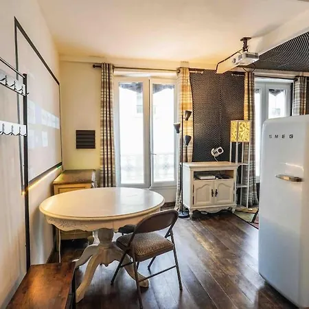 With Cinema@paris Chatelet Appartement
